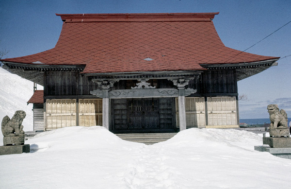 wakkanai-Temple-in-Park.jpg 408KB